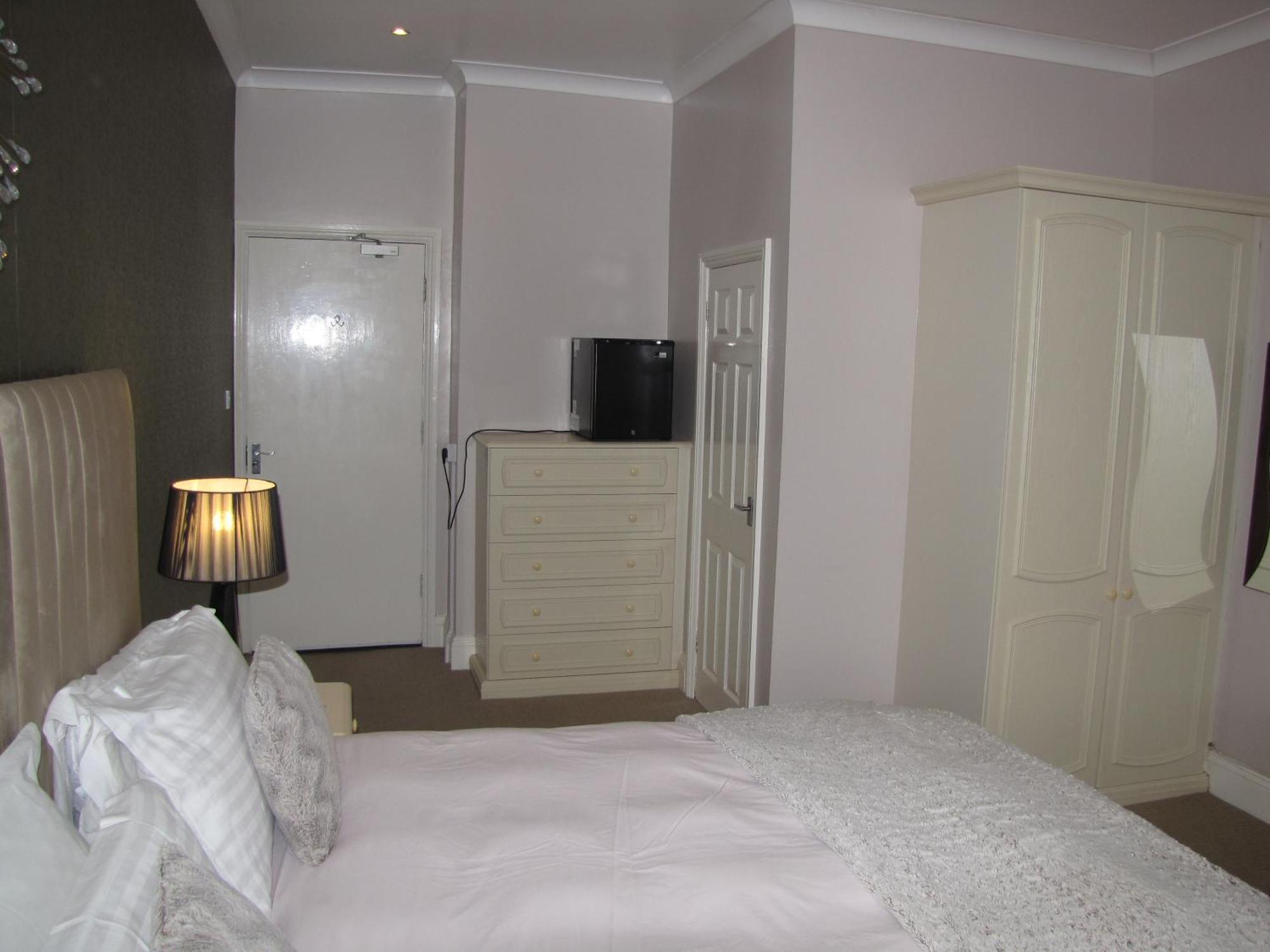 Ashmira Guest House Уэймут Экстерьер фото