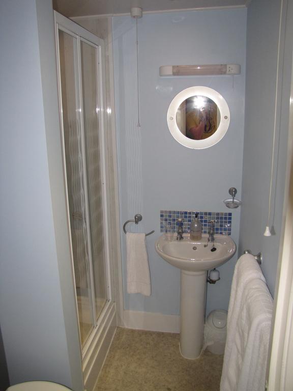 Ashmira Guest House Уэймут Экстерьер фото
